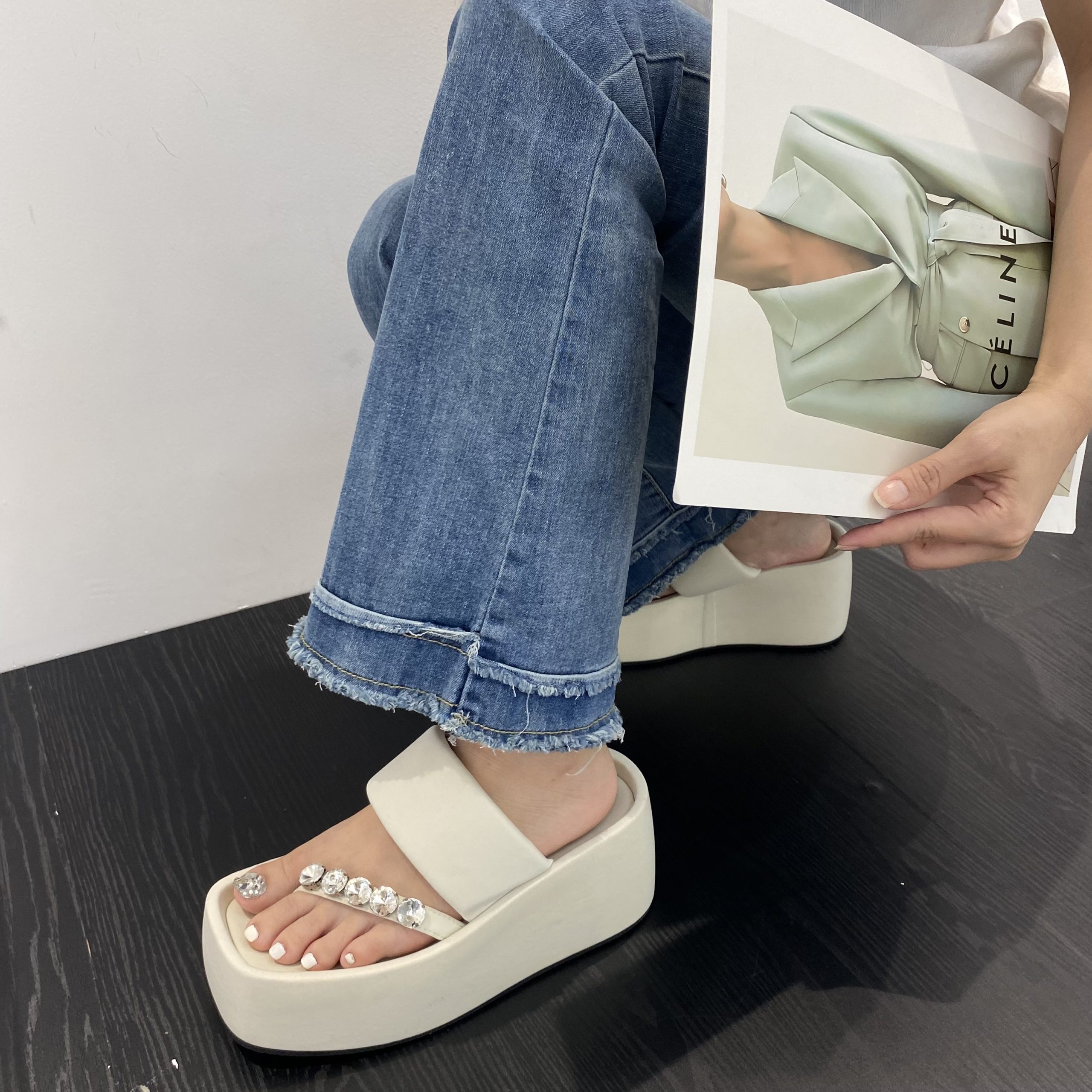 2023 Summer Street Style Chunky Sole Women's Slippers High Heel Platform Slide Sandals with Letter Strap - Style 8ff9be - Image 4
