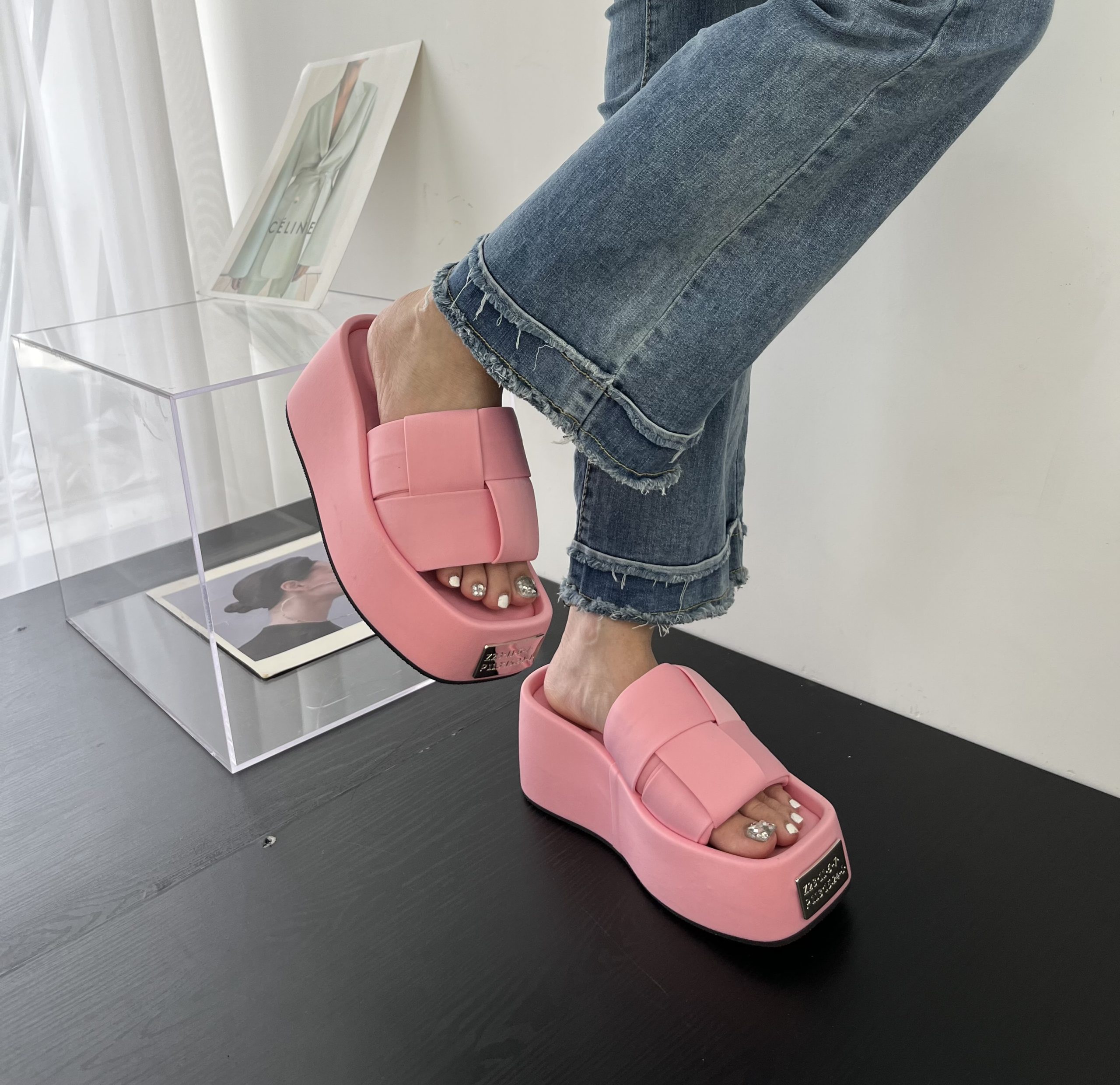2023 Summer Street Style Chunky Sole Women's Slippers High Heel Platform Slide Sandals with Letter Strap - Style e7d917 - Image 2