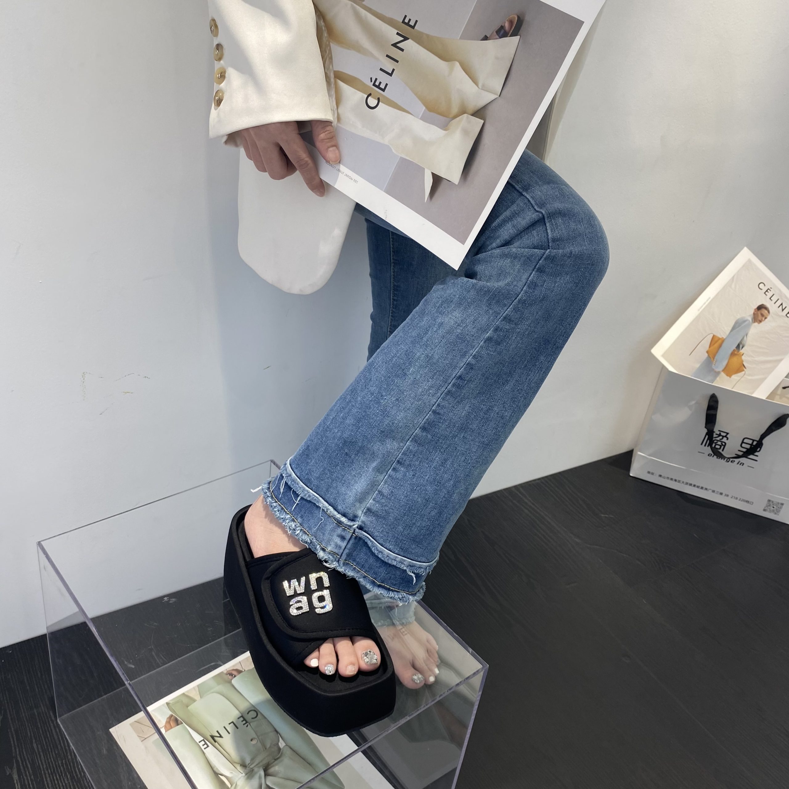 2023 Summer Street Style Fashion Platform Thick Sole Women's Slippers High Heel Slip-on Sandals with Letter Design - Image 2
