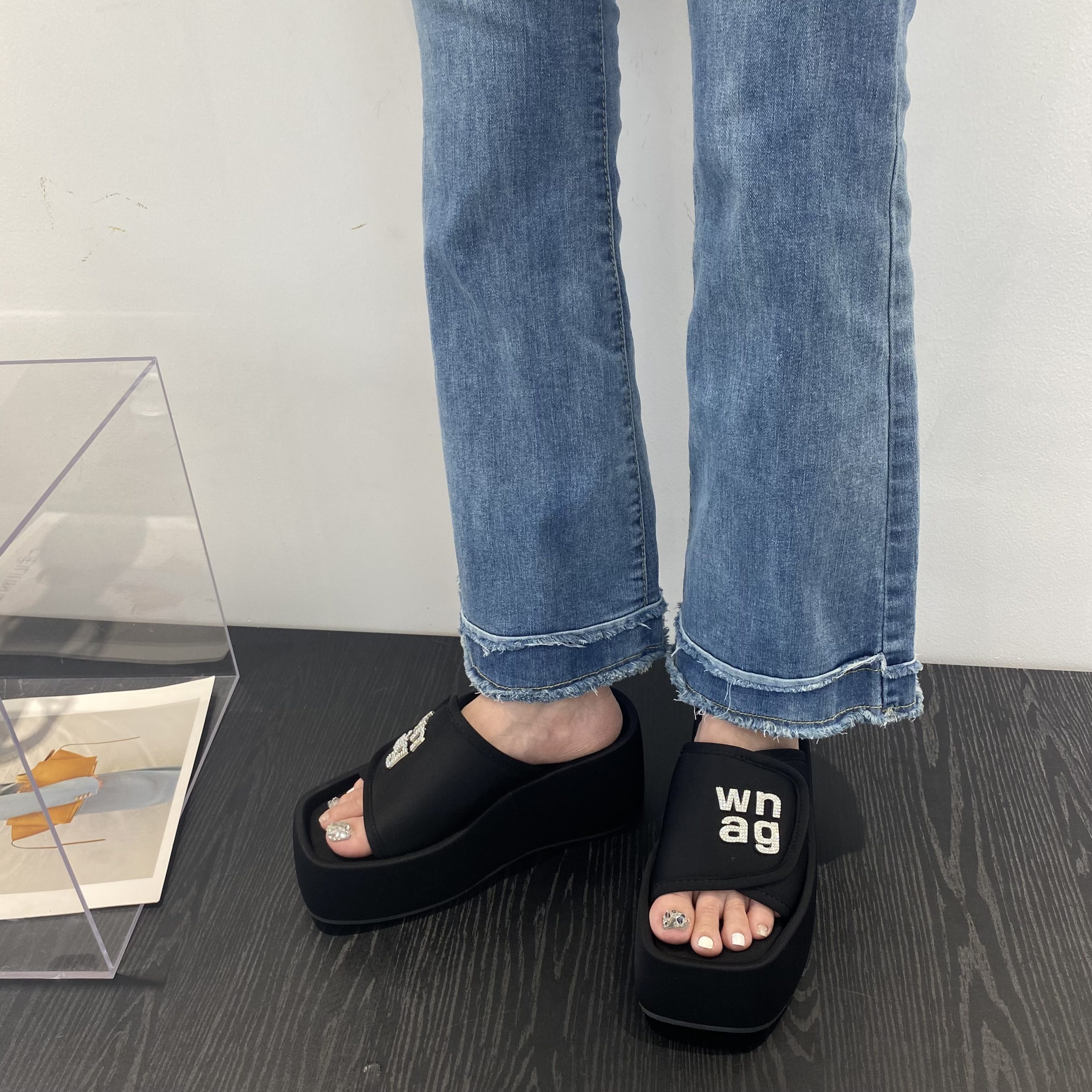 2023 Summer Street Style Fashion Platform Thick Sole Women's Slippers High Heel Slip-on Sandals with Letter Design - Image 3