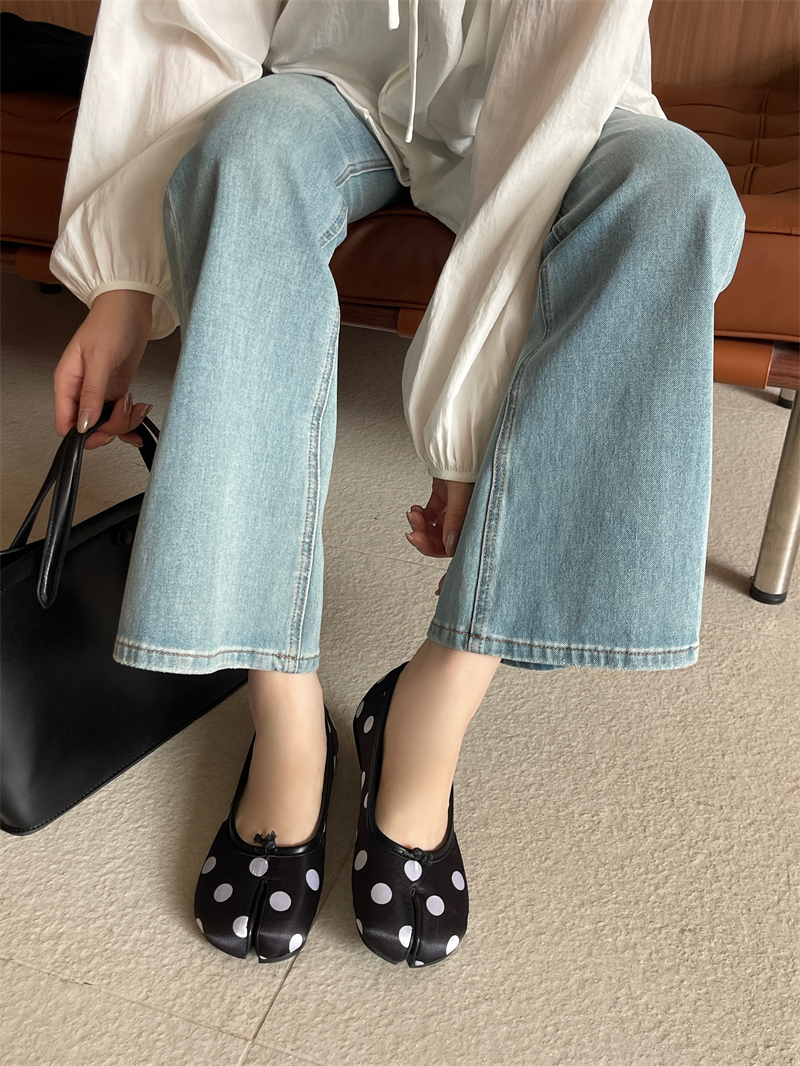 2026 New Flat Split-Toe Pig Hoof Shoes for Women Casual Cotton Canvas Slip-Ons - Image 2