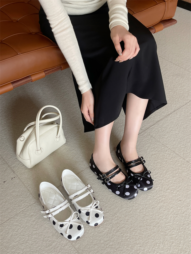 2026 New Polka Dot Round Toe Flat Shoes for Women