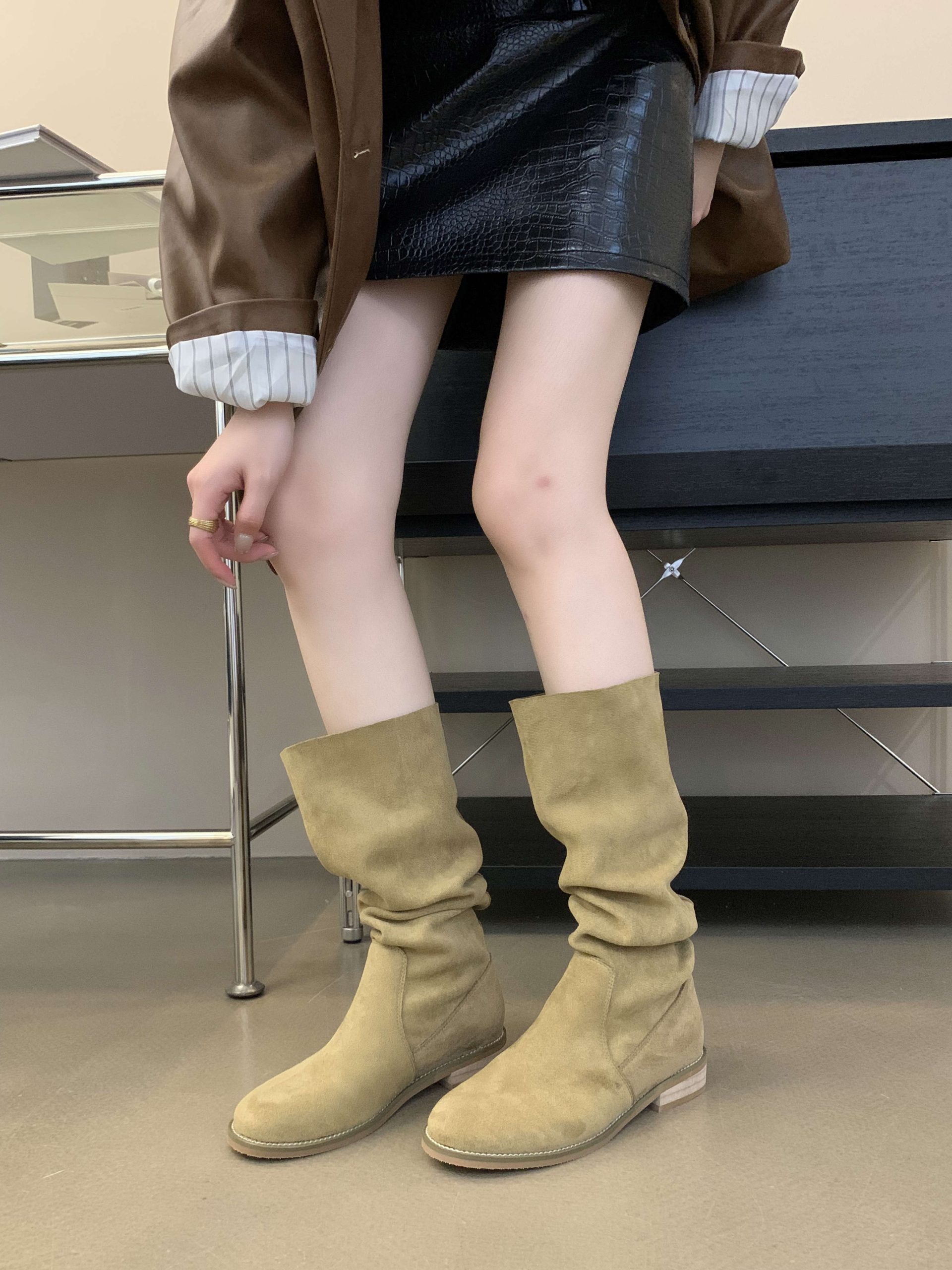 Retro Folded Stacked Boots for Women Chunky Heel 2023 New Round Toe Suede Western Cowboy Boots Tall Boots - Image 2