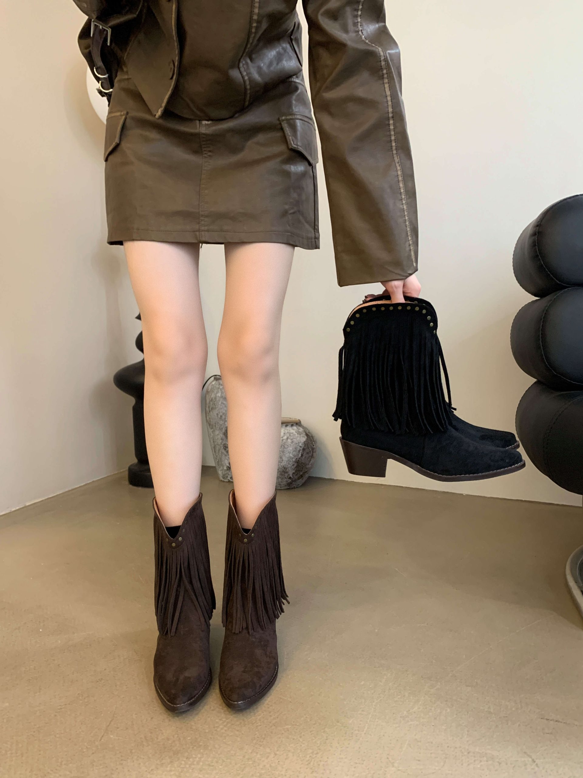 Retro Pointed Toe Fringe Ankle Boots for Women – Suede Fringe Boots with Studs, British Style Low Heel Western Boots