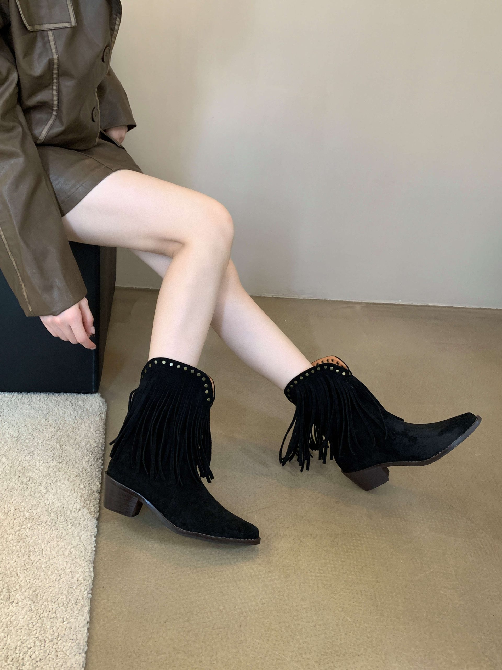 Retro Pointed Toe Fringe Ankle Boots for Women - Suede Fringe Boots with Studs, British Style Low Heel Western Boots - Image 3